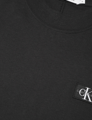 Calvin Klein Jeans - BADGE T-SHIRT DRESS - t-särkkleidid - ck black - 2