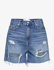 Calvin Klein Jeans - MOM SHORT - farkkushortsit - denim medium - 0