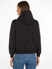 Calvin Klein Jeans - INSTITUTIONAL REGULAR HOODIE - džemperi ar kapuci - ck black - 3