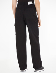 Calvin Klein Jeans - STRETCH TWILL HIGH RISE STRAIGHT - spodnie cargo - ck black - 3