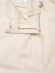 Calvin Klein Jeans - STRETCH TWILL HIGH RISE STRAIGHT - cargo pants - eggshell - 2