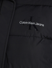 Calvin Klein Jeans - MONOLOGO NON DOWN SHORT PUFFER - paminkštintosios striukės - ck black - 9