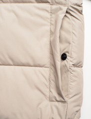 Calvin Klein Jeans - MONOLOGO NON DOWN SHORT PUFFER - winter jacket - plaza taupe - 3