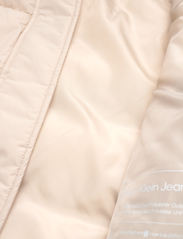 Calvin Klein Jeans - MONOLOGO NON DOWN SHORT PUFFER - fôrede jakker - putty beige - 5