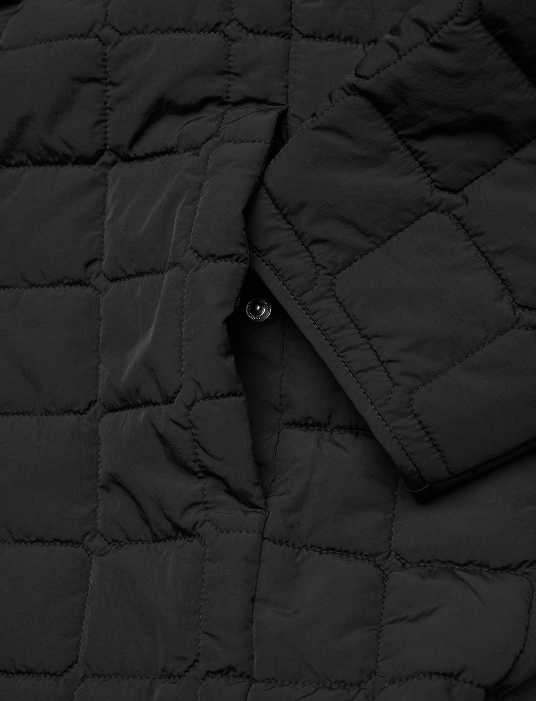 Calvin Klein Jeans Long Quilted Utility Coat - 124.95 €. Buy Quilted jackets  from Calvin Klein Jeans online at Boozt.com. Fast delivery and easy returns