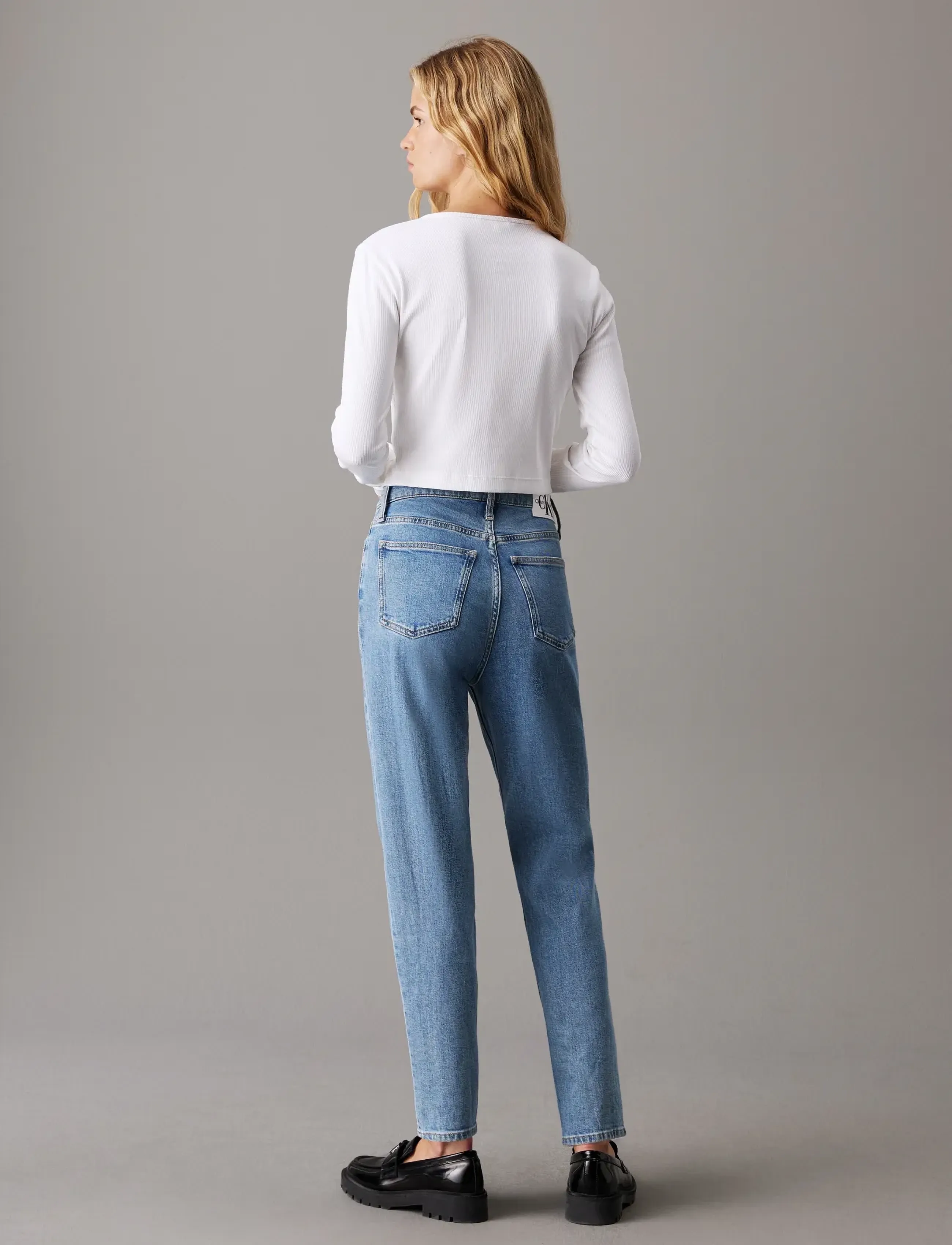 Calvin Klein Jeans - MOM JEAN - mom-teksad - denim medium - 3