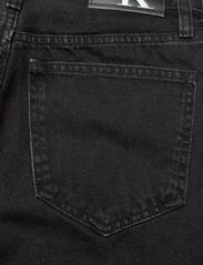 Calvin Klein Jeans - AUTHENTIC SLIM STRAIGHT - džinsa bikses ar taisnām starām - denim black - 4