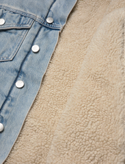 Calvin Klein Jeans - SHERPA DENIM JACKET - spring jackets - denim light - 4