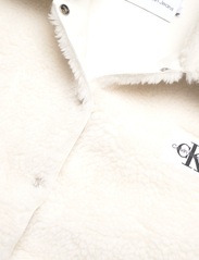 Calvin Klein Jeans - SHORT SHERPA JACKET - winter jacket - ivory - 2
