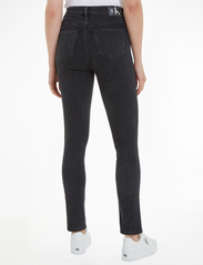 Calvin Klein Jeans - HIGH RISE SKINNY - džinsa bikses ar šaurām starām - denim black - 3
