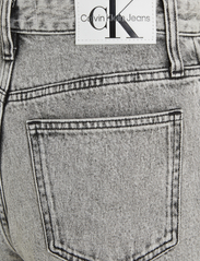 Calvin Klein Jeans - MOM JEAN - mamų džinsai - denim grey - 9