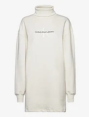 Calvin Klein Jeans - MONOLOGO ROLL NECK DRESS - džemperio tipo suknelės - ivory - 0