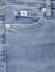 Calvin Klein Jeans - MID RISE SKINNY - džinsa bikses ar šaurām starām - denim medium - 2