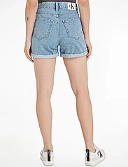 Calvin Klein Jeans - MOM SHORT - jeansowe szorty - denim medium - 2