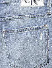 Calvin Klein Jeans - MOM SHORT - farkkushortsit - denim light - 4