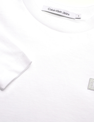 Calvin Klein Jeans - CK EMBRO BADGE LS BABY TEE - langärmlige tops - bright white - 2