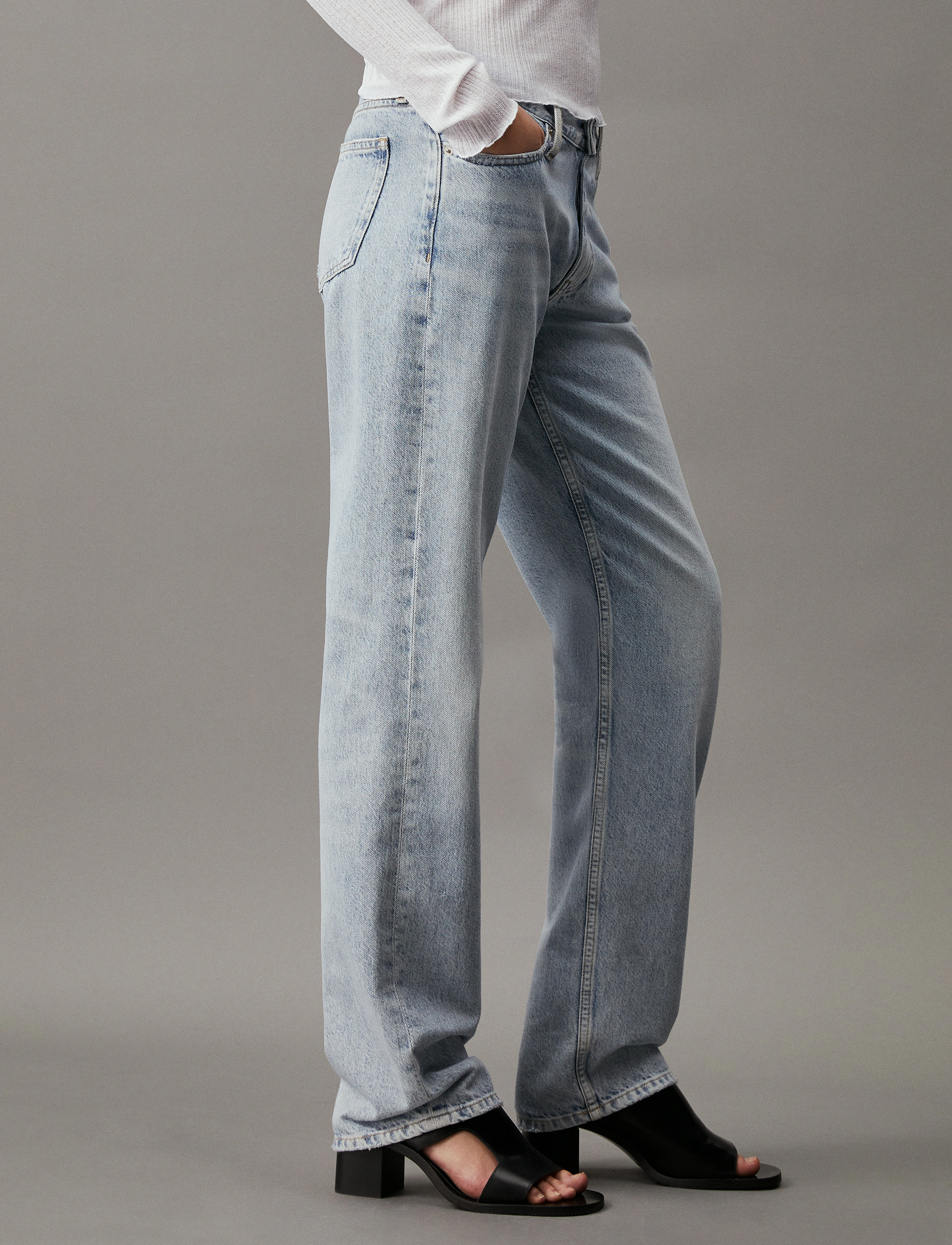 Calvin Klein Jeans LOW RISE STRAIGHT - Sport test Lino - DENIM LIGHT / blue