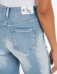 Calvin Klein Jeans - HIGH RISE SKINNY - liibuvad teksad - denim light - 3