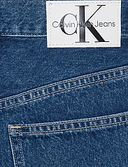 Calvin Klein Jeans - HIGH RISE RELAXED - tiesaus kirpimo džinsai - denim medium - 5