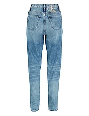 Calvin Klein Jeans - MOM JEAN - mom-lõikega teksad - denim medium - 4