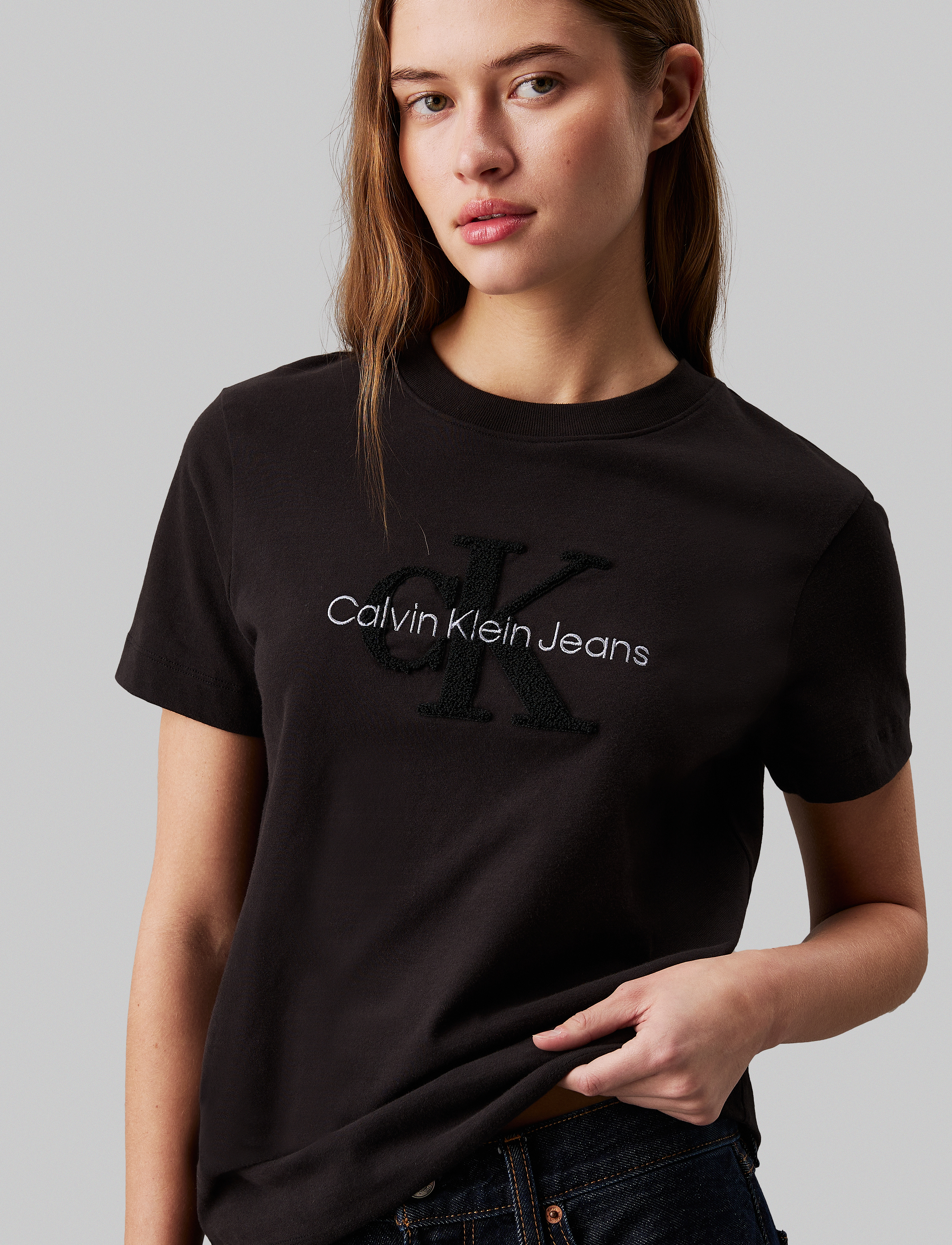 Calvin Klein Jeans - CHENILLE MONOLOGO REGULAR TEE - ck black - 4