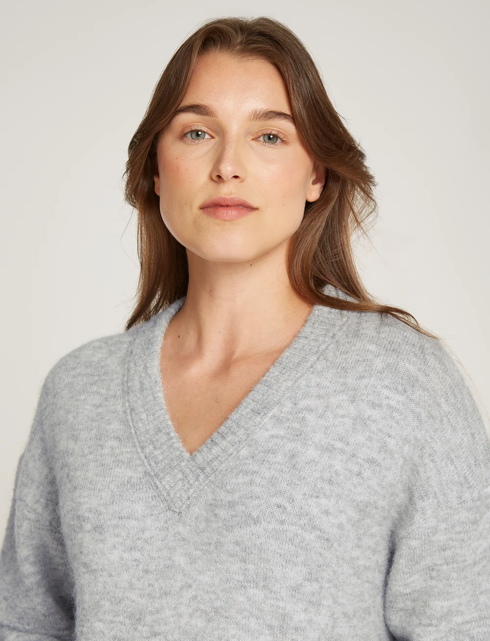 Calvin Klein Jeans - TEXTURED SWEATER V-NECK DRESS - striktrøjer - grey heather - 5