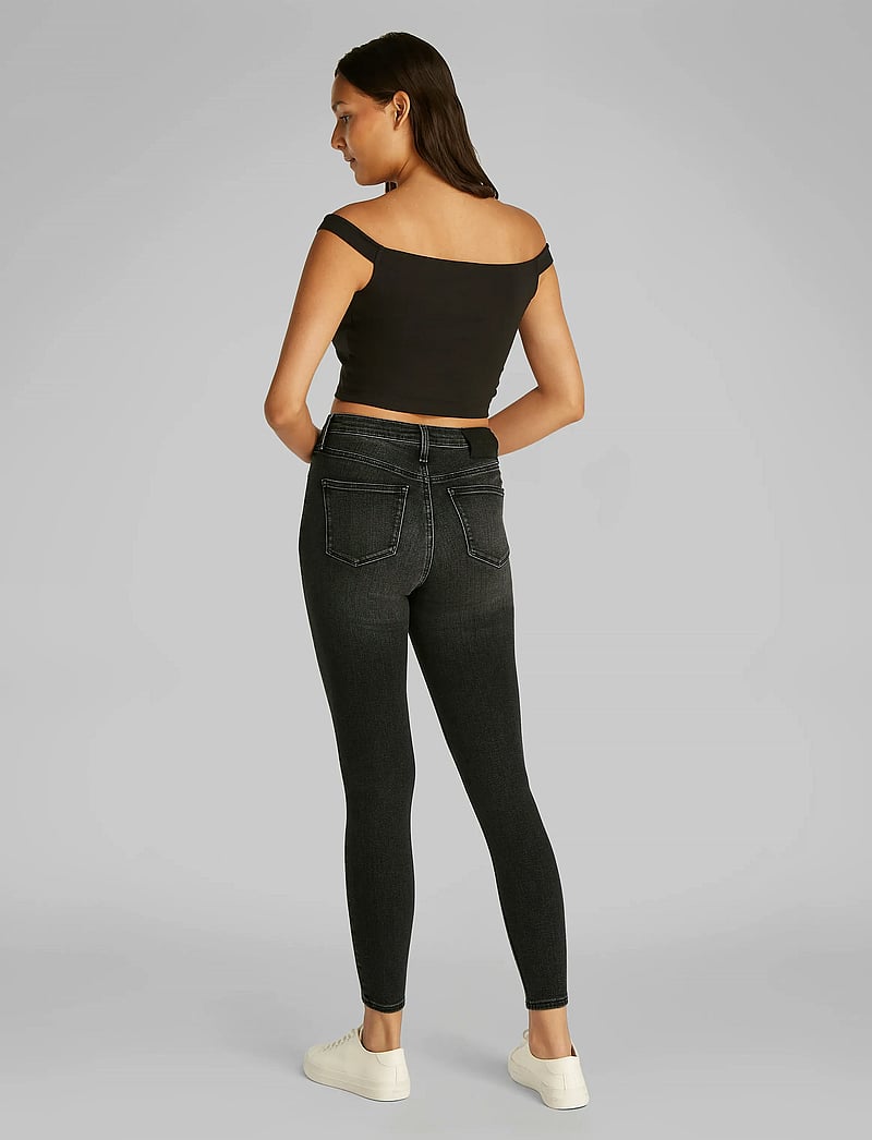 Calvin Klein Jeans - HIGH RISE SUPER SKINNY ANKLE - skinny jeans - denim black - 3