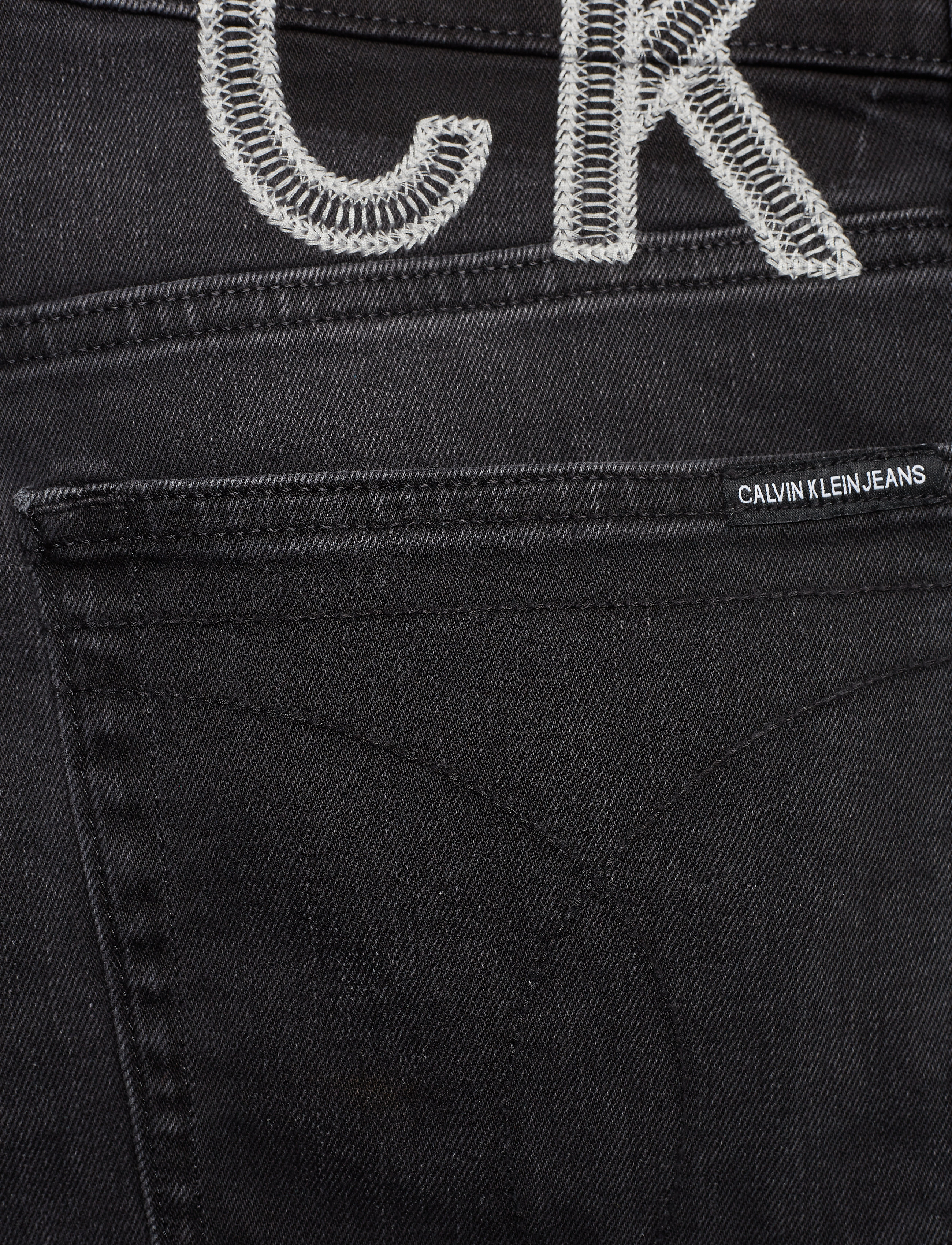 Calvin Klein Jeans - CKJ 026 SLIM CROP, 9 - aa024 black with ck graphic em - 4