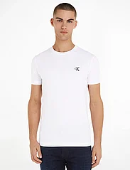 Calvin Klein Jeans - CK ESSENTIAL SLIM TEE - krótki rękaw - bright white - 0