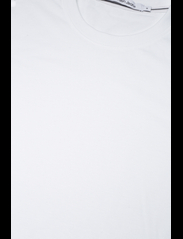 Calvin Klein Jeans - BADGE TURN UP SLEEVE - t-shirts à manches courtes - bright white - 2