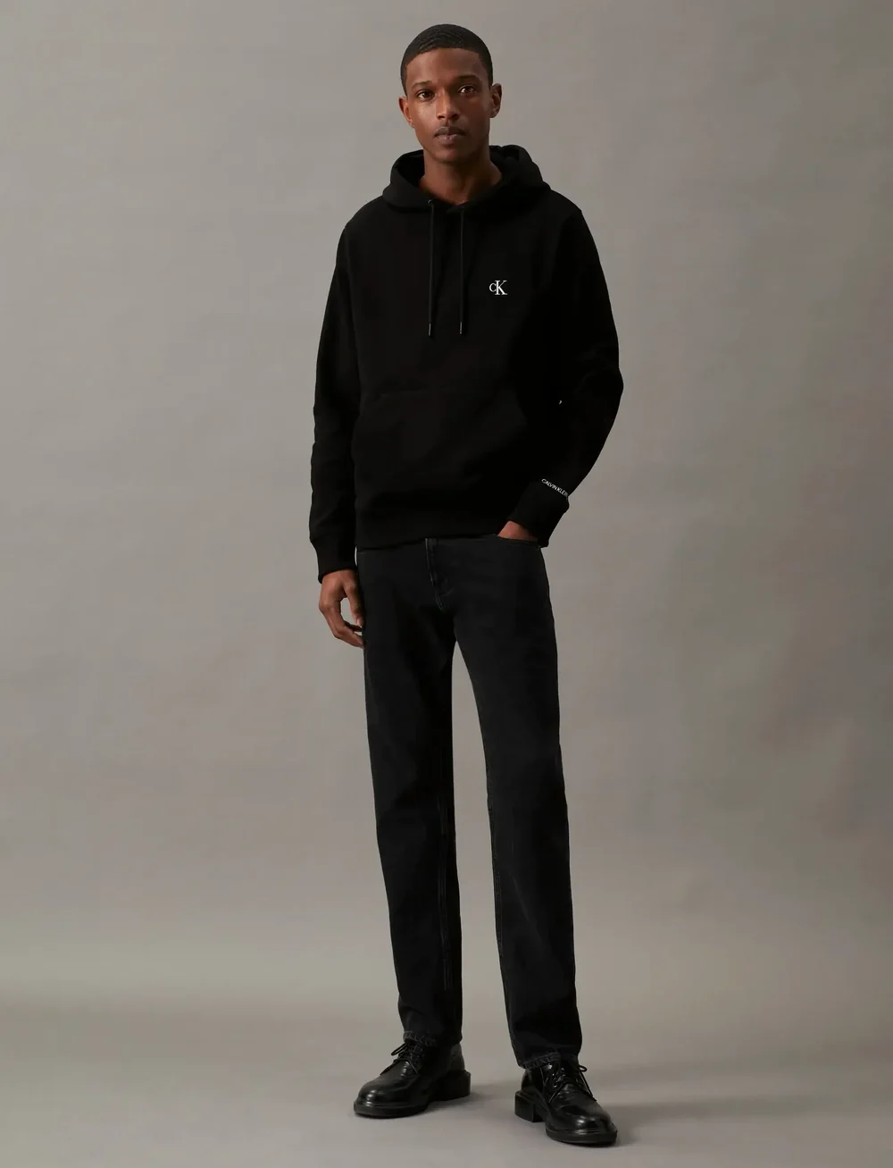 Calvin klein pullover sweatshirt deals