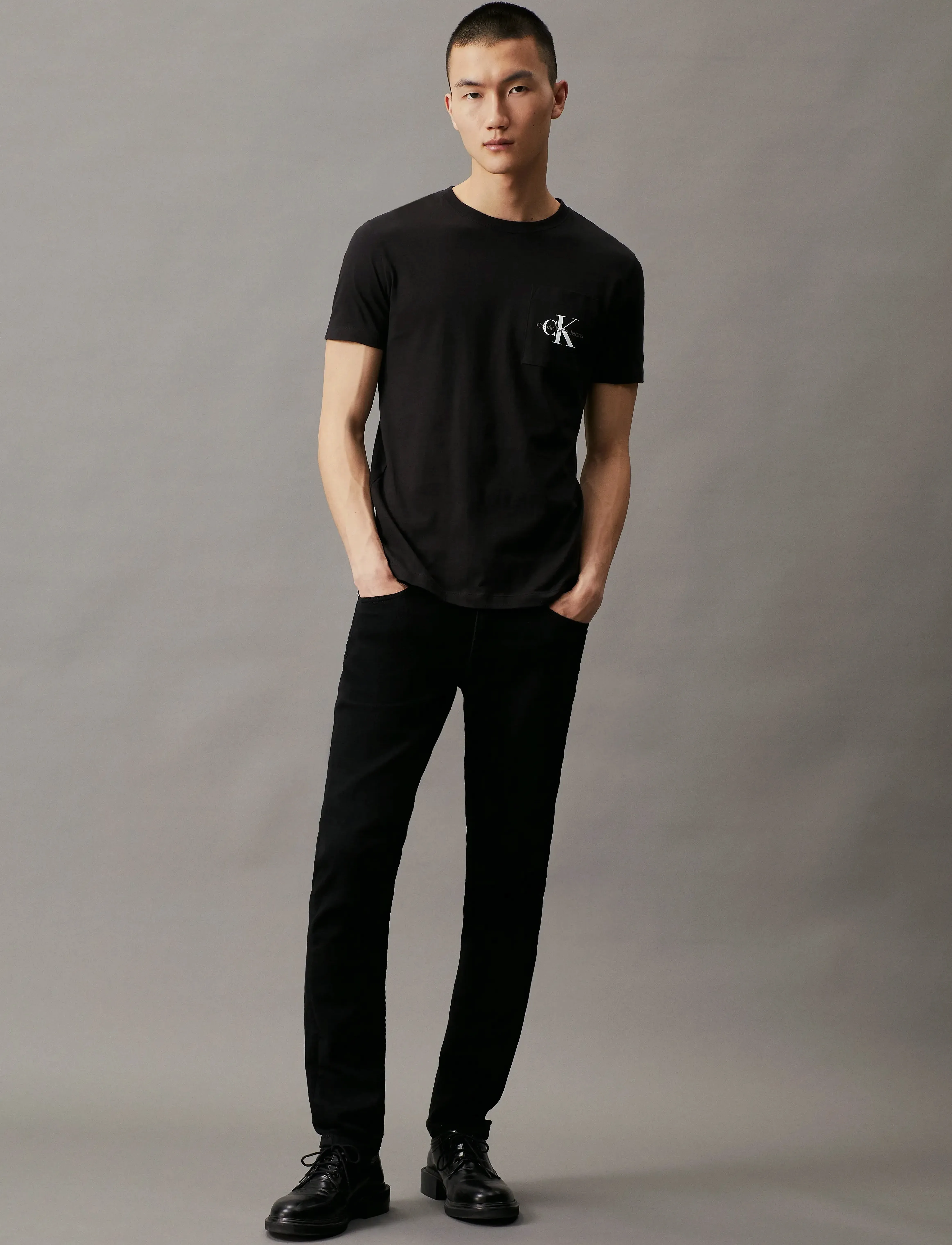 Calvin Klein Jeans CORE MONOLOGO POCKET SLIM TEE - T-shirts - CK BLACK / black