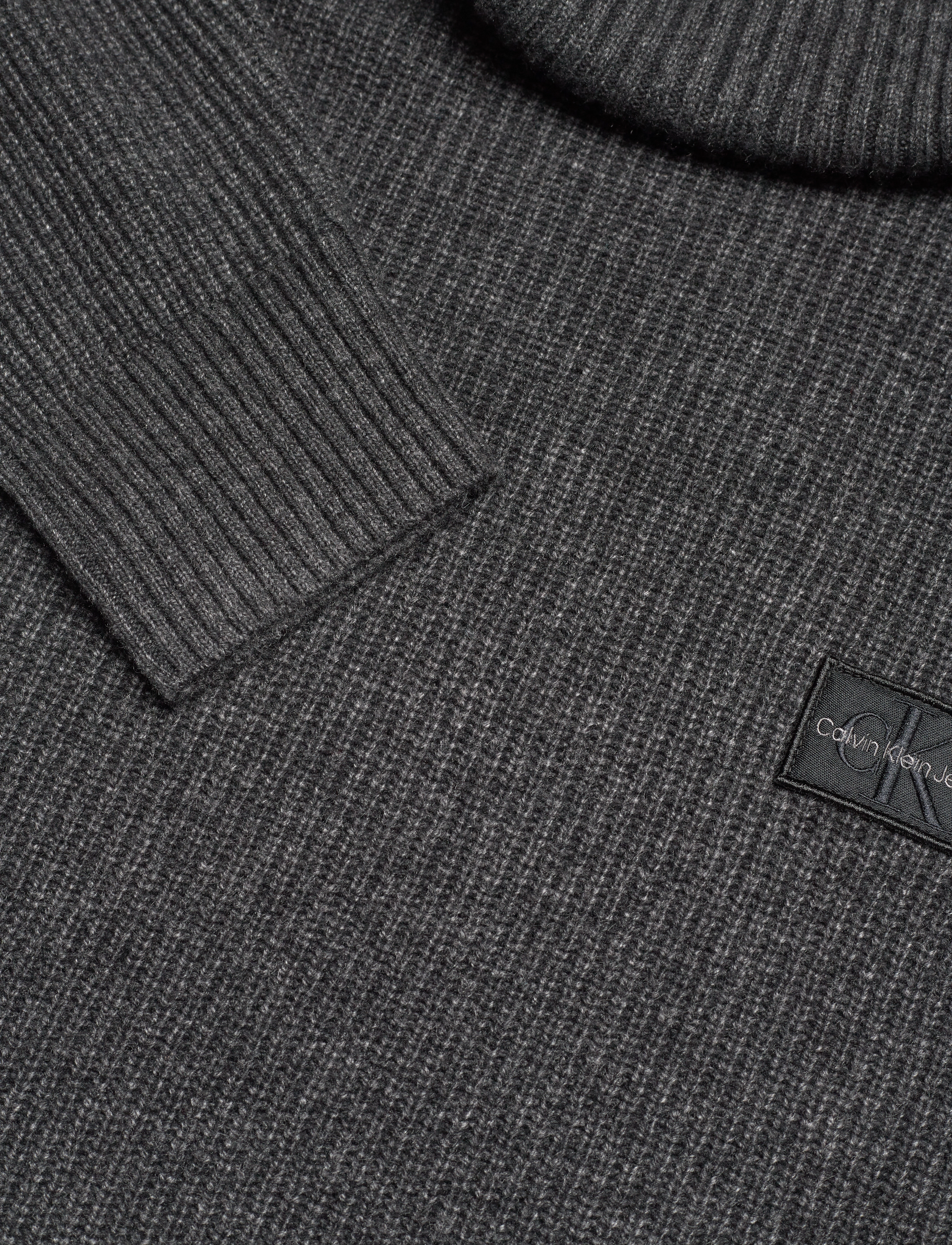 Calvin Klein Jeans - SHRUNKEN BADGE ROLL NECK SWEATER - ck black heather - 2