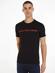 Calvin Klein Jeans - CORE INSTITUTIONAL LOGO SLIM TEE - kurzärmelig - ck black / salsa - 0