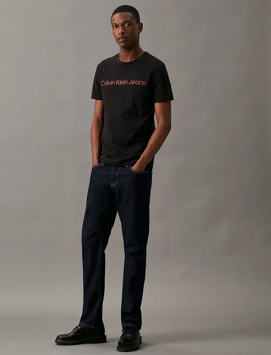 Calvin Klein Jeans - CORE INSTITUTIONAL LOGO SLIM TEE - kortärmade t-shirts - ck black salsa - 0