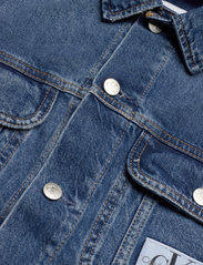 Calvin Klein Jeans - REGULAR 90S DENIM JACKET - kevättakit - denim medium - 2