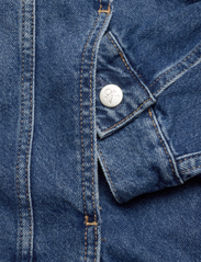 Calvin Klein Jeans - REGULAR 90S DENIM JACKET - kevadjakid - denim medium - 3