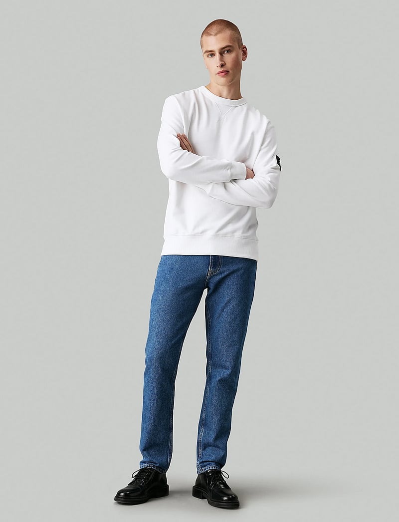 Calvin Klein Jeans - BADGE CREW NECK - osta stiili järgi - bright white - 4