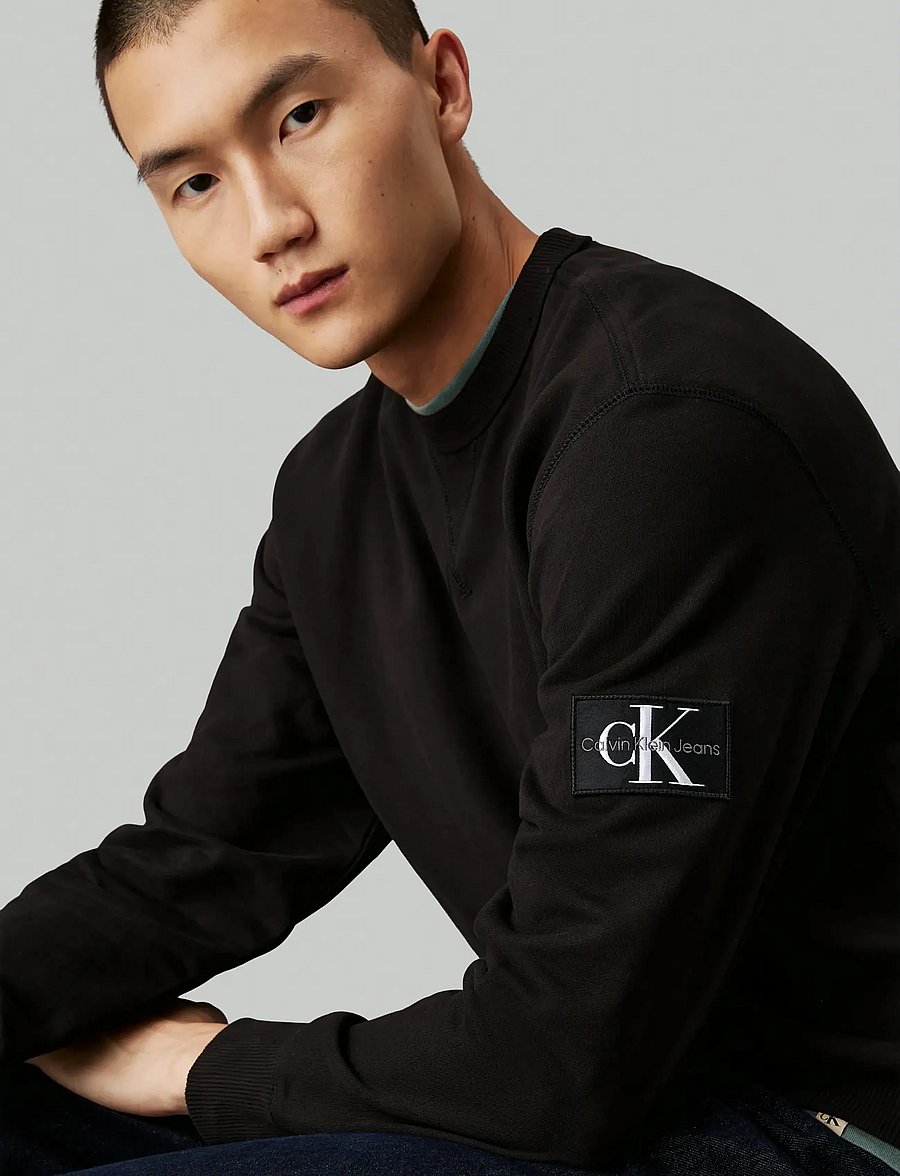 Calvin Klein Jeans - BADGE CREW NECK - shoppa efter stil - ck black - 3