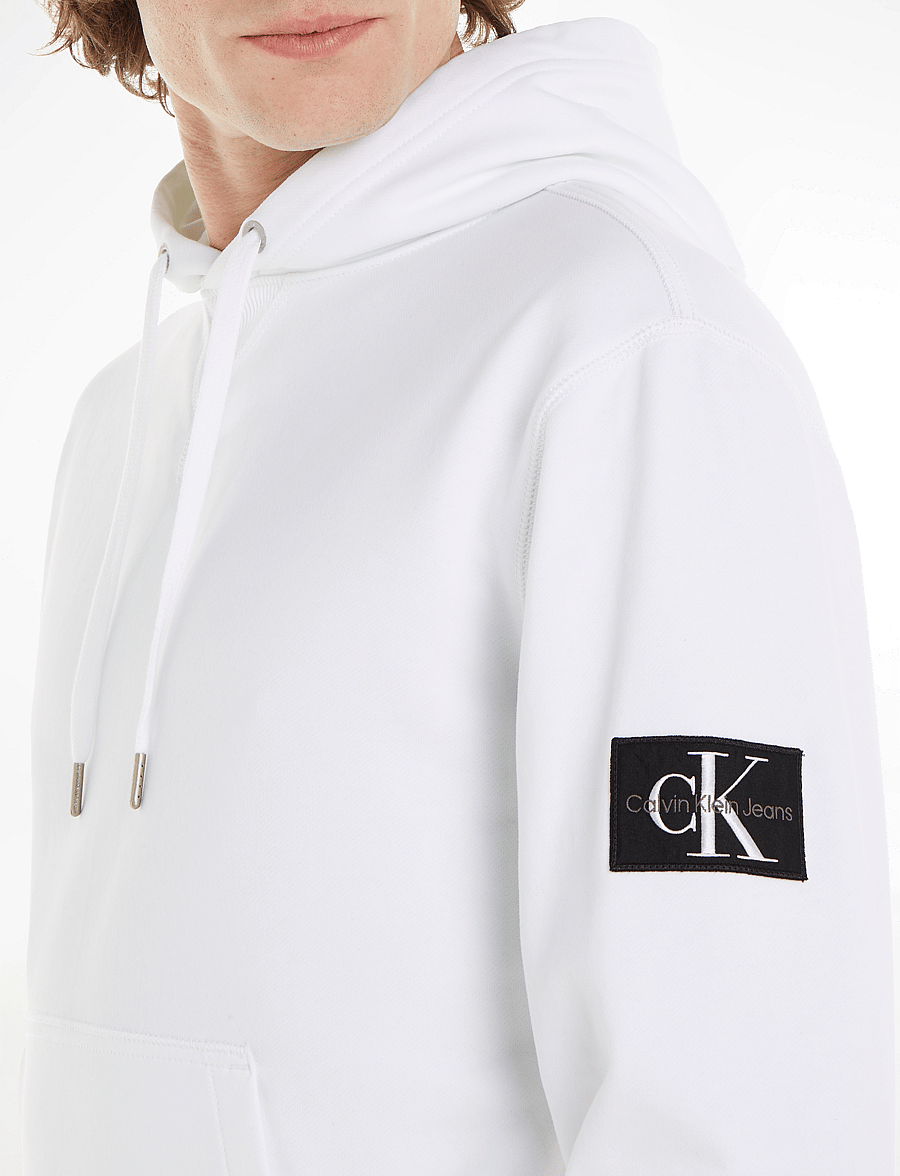 Calvin Klein Jeans - BADGE HOODIE - kapuzenpullover - bright white - 4