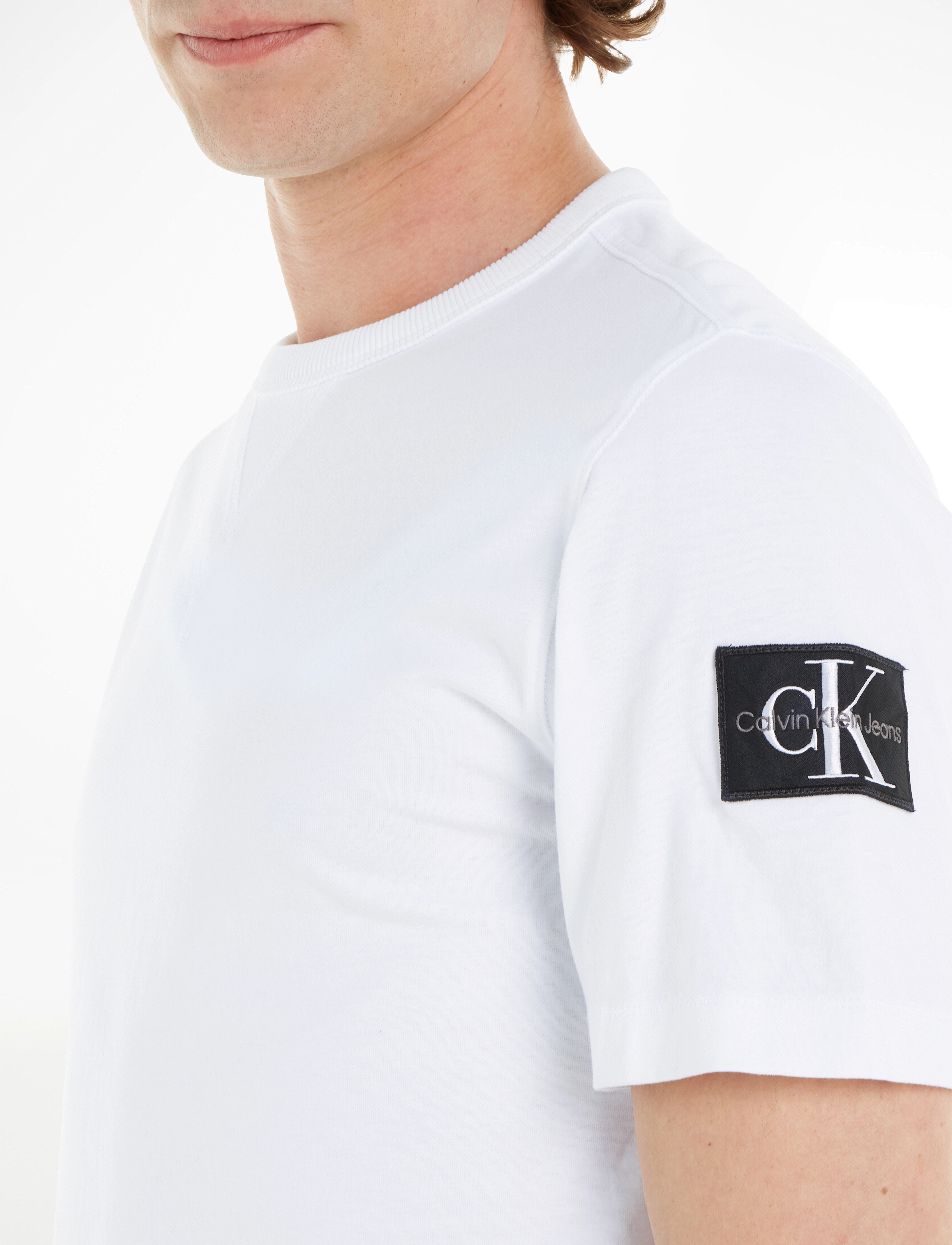Calvin Klein Jeans - BADGE REGULAR TEE - basic t-shirts - bright white - 4