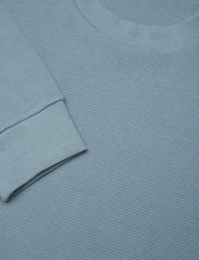 Calvin Klein Jeans - BADGE WAFFLE LS TEE - megzti laisvalaikio drabužiai - goblin blue - 2