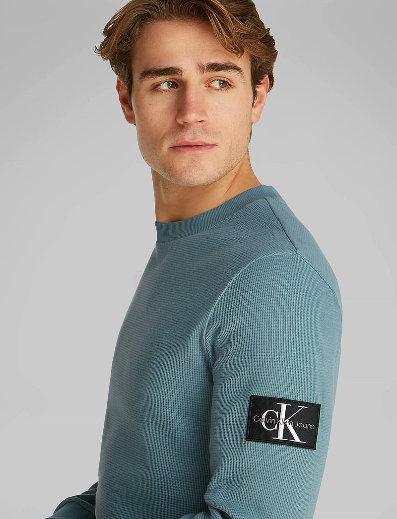 Calvin Klein Jeans - BADGE WAFFLE LS TEE - trooper - 4