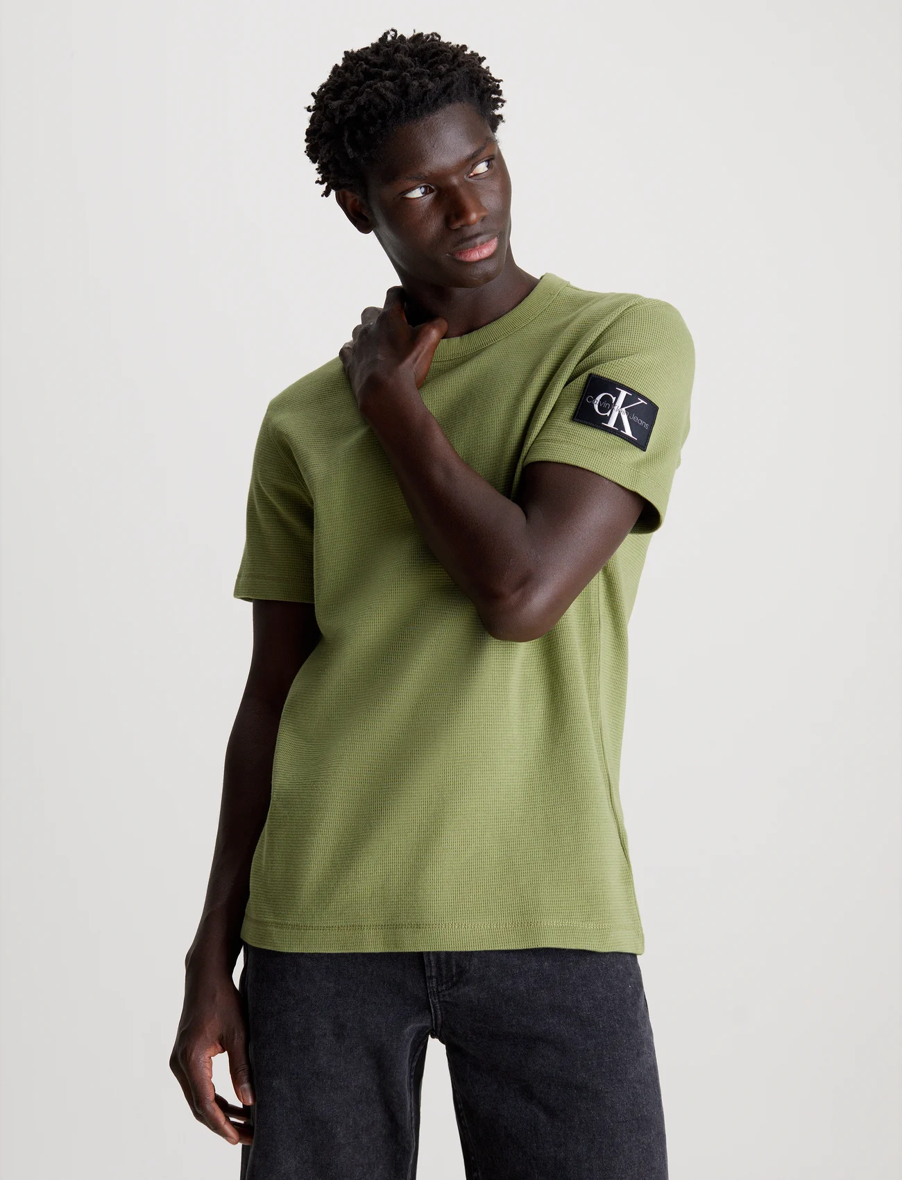 Calvin Klein Jeans - BADGE WAFFLE TEE - basic t-shirts - dark juniper - 1