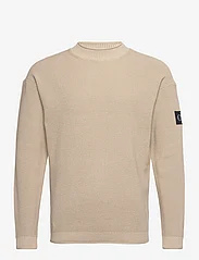 Calvin Klein Jeans - BADGE RELAXED SWEATER - okrągły dekolt - plaza taupe - 0