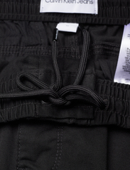 Calvin Klein Jeans - MONOLOGO CASUAL BADGE CHINO - chinosy - ck black - 5