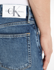 Calvin Klein Jeans - SLIM TAPER - džinsa bikses ar tievām starām - denim medium - 3