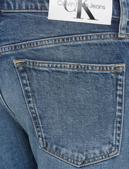 Calvin Klein Jeans - SLIM TAPER - džinsa bikses ar tievām starām - denim medium - 5