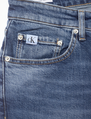 Calvin Klein Jeans - REGULAR TAPER - tapered jeans - denim medium - 2