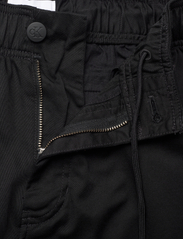 Calvin Klein Jeans - ESSENTIAL REGULAR CARGO PANT - bojówki - ck black - 4